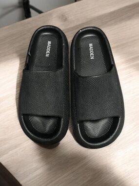 🌻NEW Madden Mjett Slide Sandals Black Textured Cushioned Comfort Slides Men's 9
